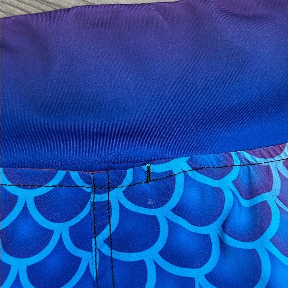 INKnBURN Mermaid Scale Performance Lined Running Shorts Blue Red Size 6 - Picture 7 of 13